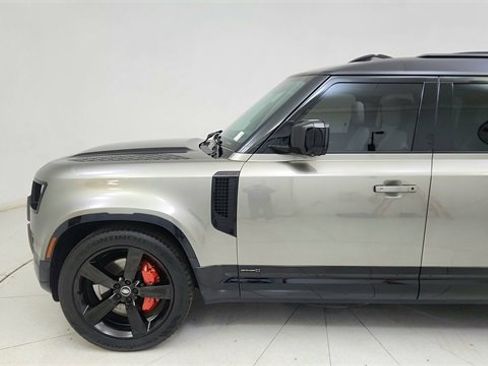 Used 2025 Land Rover Defender 110 X image 9