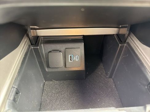 Used 2022 Ford Explorer ST-Line AWD/4WD image 26