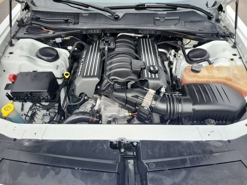 Used 2015 Dodge Challenger SRT w/ Technology Group image 17