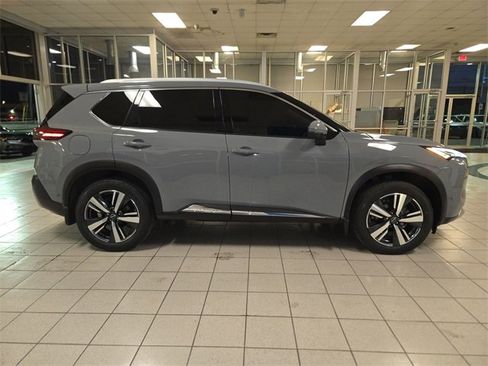 Used 2023 Nissan Rogue Platinum w/ Platinum Premium Package image 9