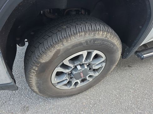 Used 2022 GMC Sierra 3500 SLE w/ SLE Convenience Package image 13