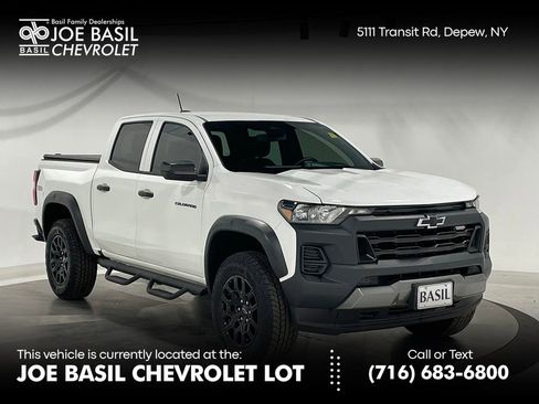 Used 2025 Chevrolet Colorado Trail Boss AWD/4WD image 1