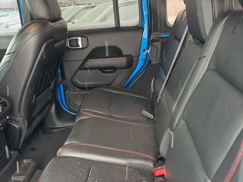 Used 2021 Jeep Wrangler Unlimited Rubicon w/ Cold Weather Group image 13
