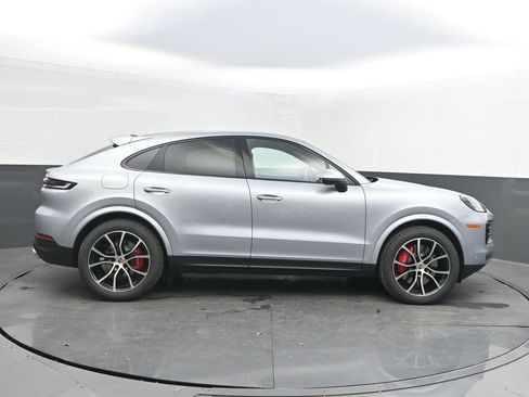Used 2026 Porsche Cayenne S AWD/4WD image 8