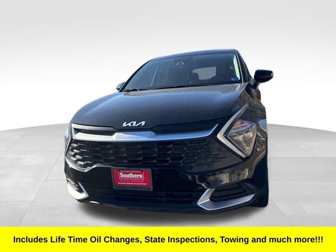 Certified 2023 Kia Sportage LX image 3