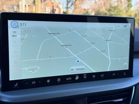 Used 2025 Ford Escape SE w/ PHEV Premium Package image 10