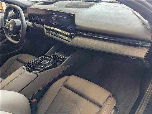 Used 2025 BMW i5 eDrive40i w/ Premium Package image 21