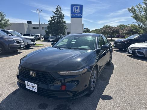 Used 2023 Honda Accord EX image 1