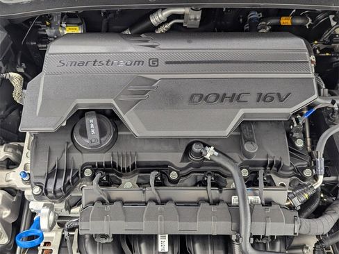 New 2025 Hyundai Elantra SE image 10