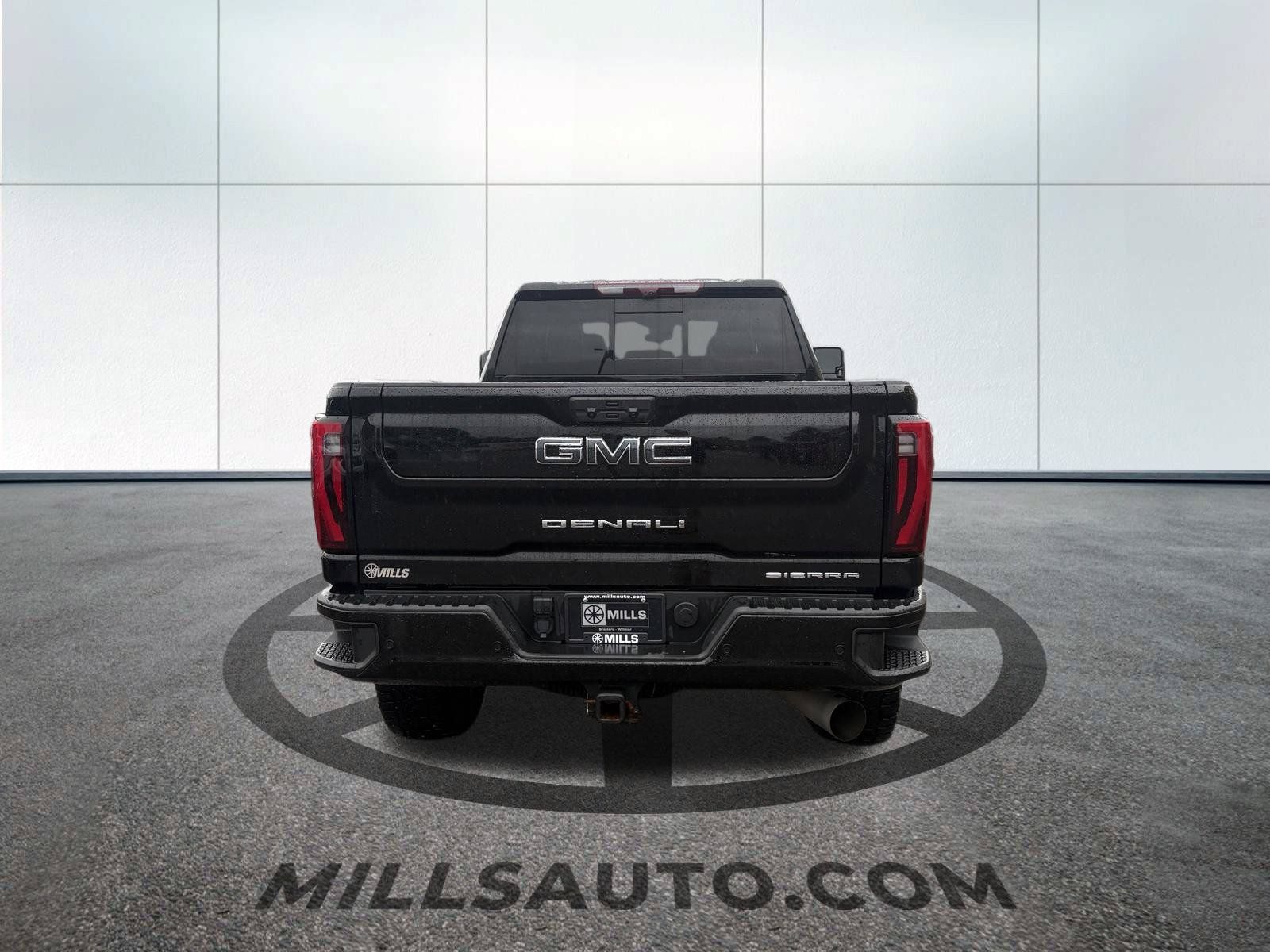 Used 2024 GMC Sierra 3500 Denali Ultimate AWD/4WD image 7
