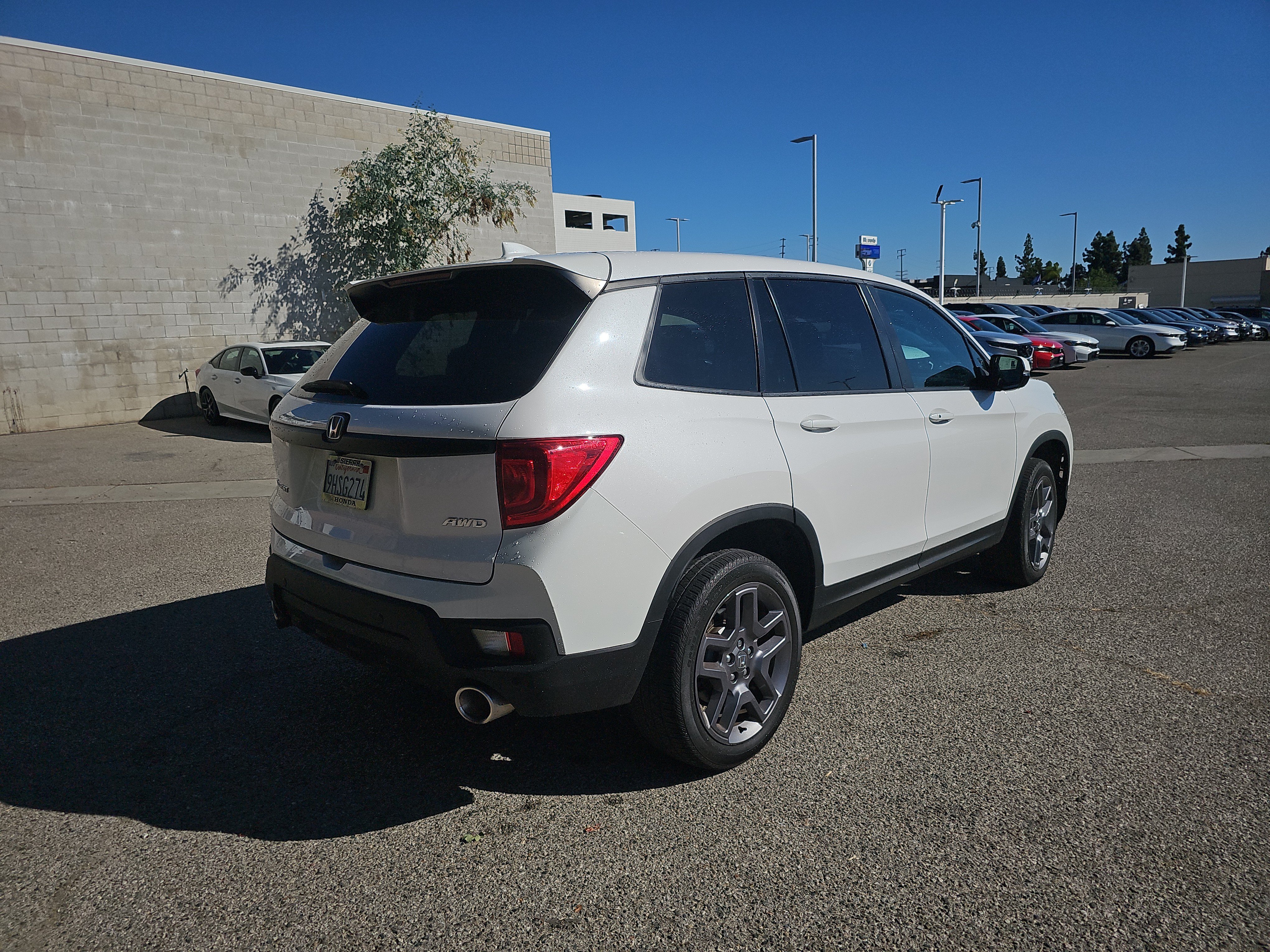Used 2023 Honda Passport EX-L image 4