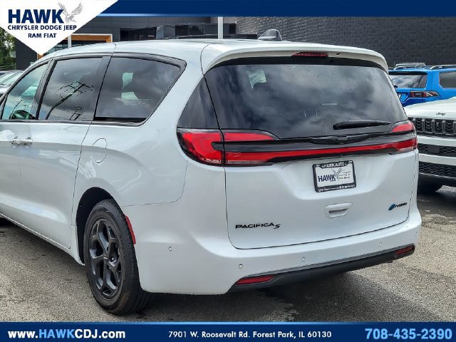 Used 2024 Chrysler Pacifica Limited FWD image 6