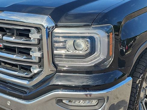 Used 2018 GMC Sierra 1500 SLT AWD/4WD image 31