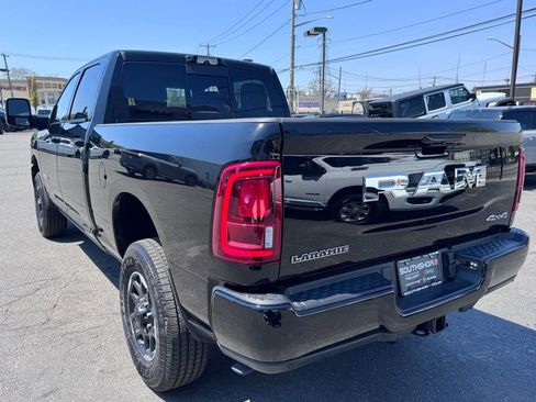 Used 2025 RAM 2500 Laramie AWD/4WD image 5