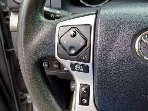 Used 2018 Toyota Tundra SR5 w/ SR5 Upgrade Package image 19