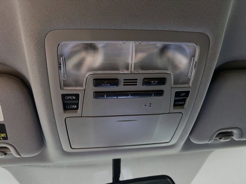 Used 2016 Toyota Highlander Limited FWD image 21