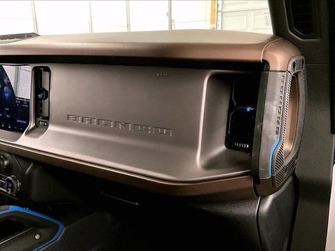Used 2023 Ford Bronco Outer Banks w/ Sasquatch Package AWD/4WD image 15