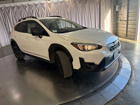 Used 2021 Subaru Crosstrek 2.0i AWD/4WD image 2