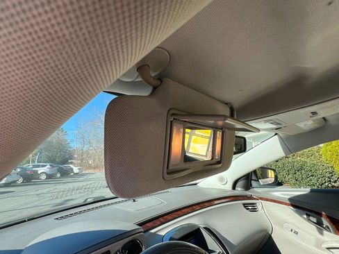 Used 2010 Buick LaCrosse CXL image 70