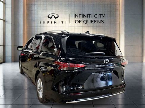 Used 2026 Toyota Sienna Limited AWD/4WD image 5