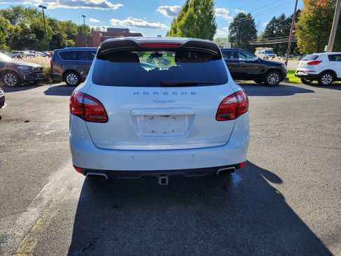 Used 2014 Porsche Cayenne Platinum Edition AWD/4WD image 4