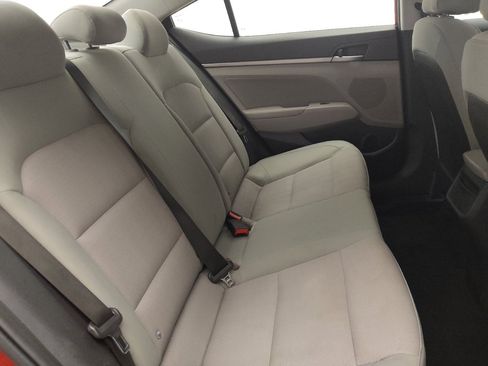 Used 2017 Hyundai Elantra SE image 19
