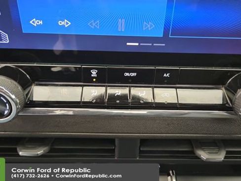 Used 2023 Chevrolet Colorado W/T image 17