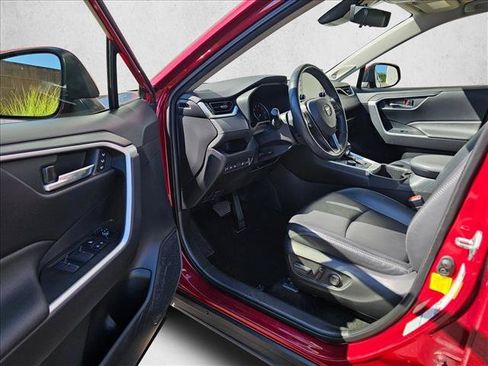 Used 2022 Toyota RAV4 XLE Premium AWD/4WD image 19