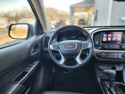 Used 2017 GMC Canyon SLT w/ Driver Alert Package image 28