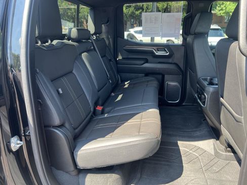 Used 2023 Chevrolet Silverado 1500 High Country w/ High Country Premium Package AWD/4WD image 18