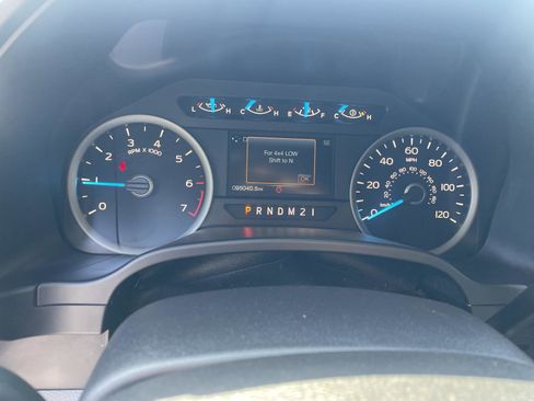 Used 2017 Ford F150 XLT w/ Equipment Group 302A Luxury image 9