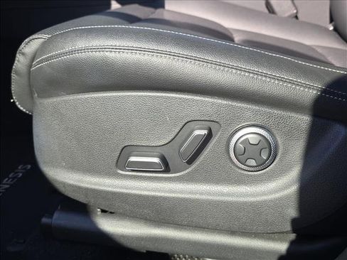 Used 2025 Genesis GV70 2.5T image 14