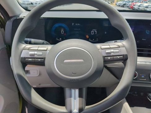 Used 2025 Hyundai Kona SE AWD/4WD image 30