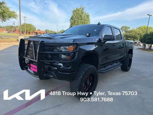 Used 2022 Chevrolet Silverado 1500 Custom Trail Boss AWD/4WD image 3