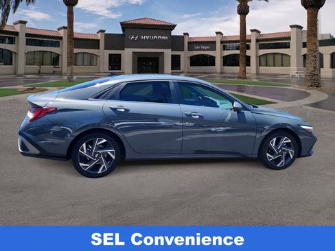 Certified 2025 Hyundai Elantra SEL FWD image 9
