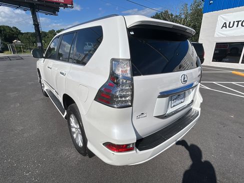 Used 2015 Lexus GX 460 w/ Premium Package AWD/4WD image 3