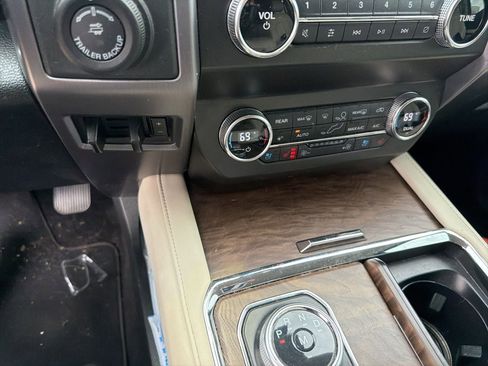 Used 2019 Ford Expedition Platinum AWD/4WD image 11