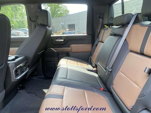 Used 2022 Chevrolet Silverado 2500 High Country w/ Safety Package II AWD/4WD image 11