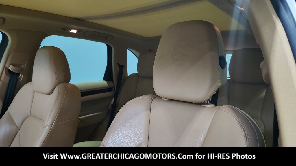 Used 2014 Porsche Cayenne Platinum Edition AWD/4WD image 25