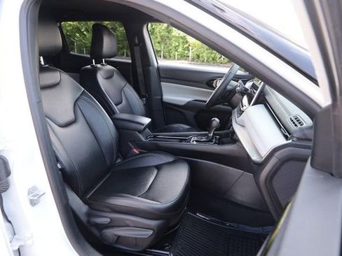 Used 2025 Jeep Compass Limited AWD/4WD image 25