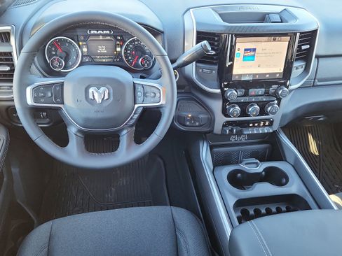 New 2026 RAM 2500 Big Horn AWD/4WD image 13