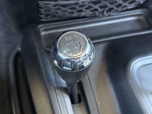 Used 2015 Jeep Wrangler Unlimited Sport w/ Quick Order Package 24S AWD/4WD image 18