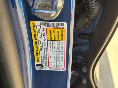 Used 2020 Ford Explorer XLT w/ Equipment Group 202A RWD image 16