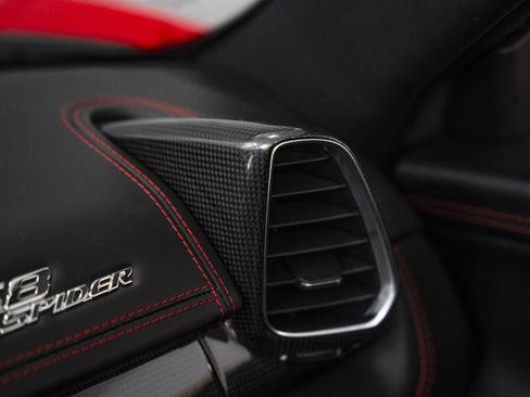 Used 2014 Ferrari 458 Spider image 46