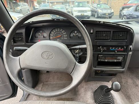 Used 1994 Toyota Pickup 2WD Regular Cab image 16
