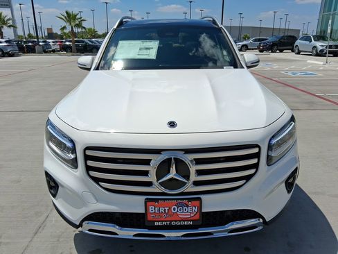 New 2026 Mercedes-Benz GLB 250 image 2