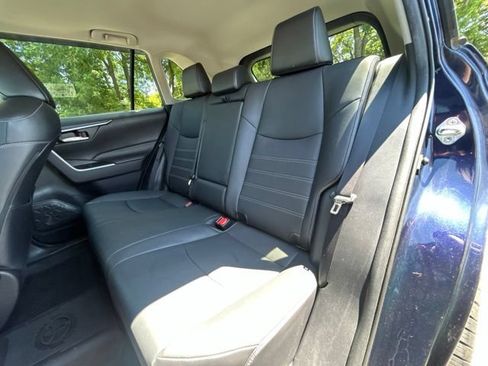 Certified 2021 Toyota RAV4 XLE Premium AWD/4WD image 36