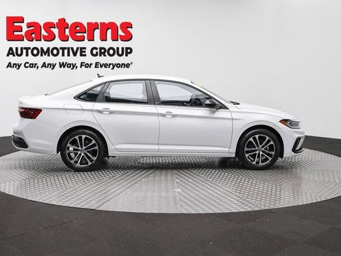 Used 2025 Volkswagen Jetta Sport FWD image 4