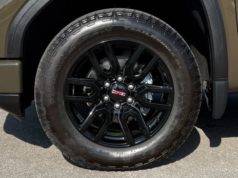 Used 2024 GMC Sierra 1500 Elevation w/ X31 Off-Road Package AWD/4WD image 43