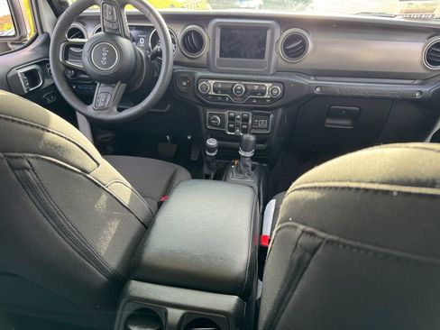 Used 2023 Jeep Wrangler Unlimited image 21